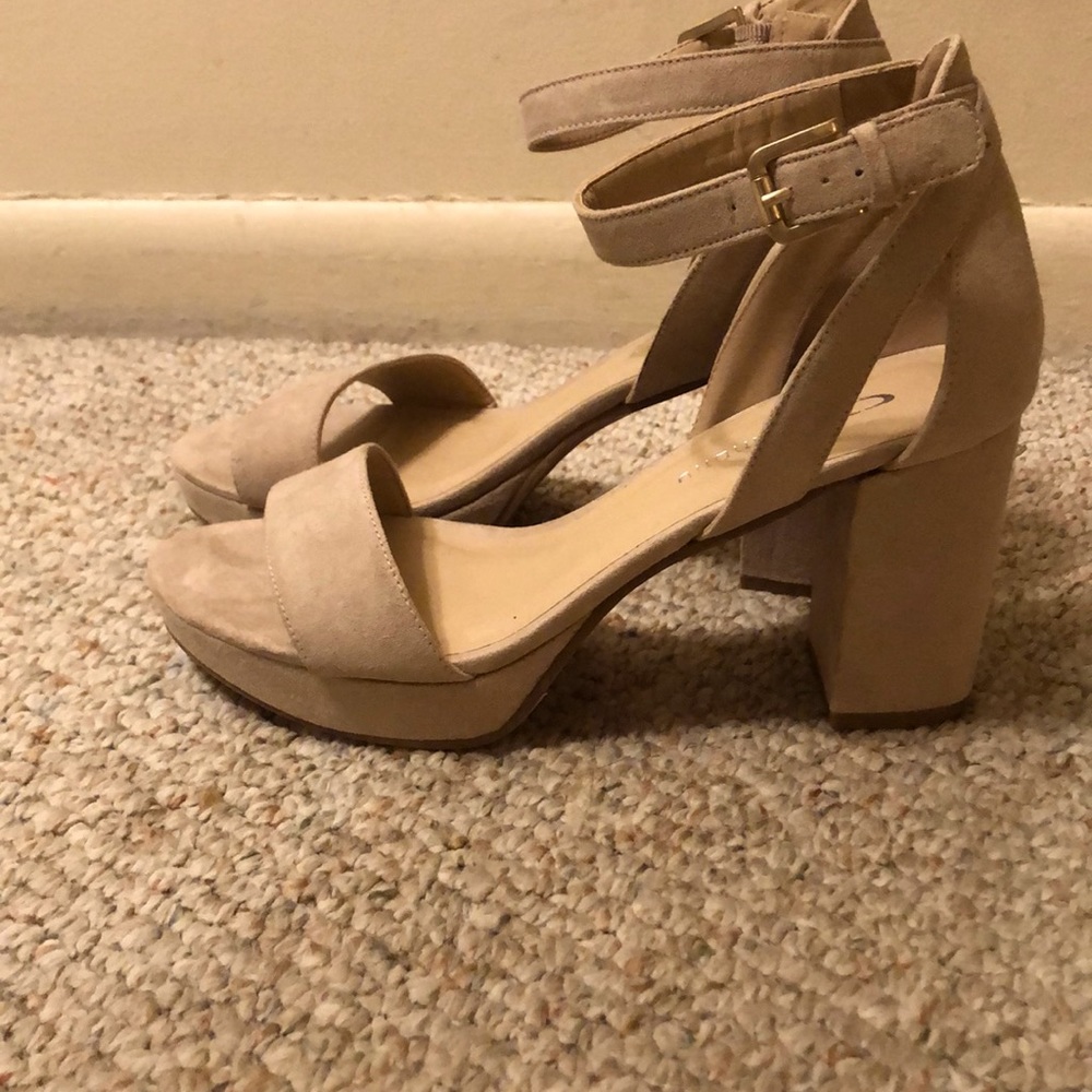 Chinese Laundry, block heel, platform shoe, women’s size 8.5, suede nude